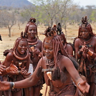 Omangete - Dancing Himba women